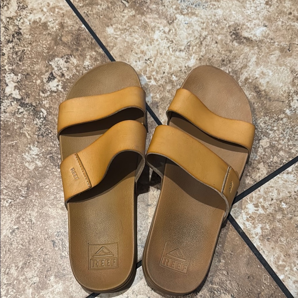 Used Reef tan Slide Sandals size 8.5